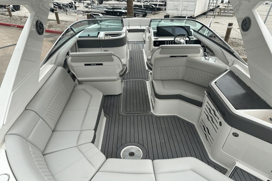 2020 Sea Ray 310 SLX