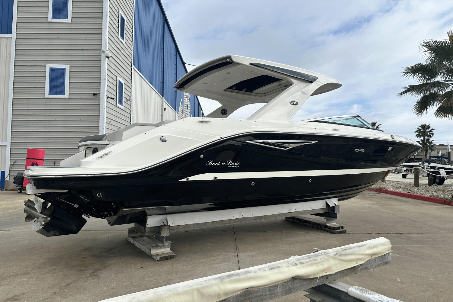 2020 Sea Ray 310 SLX Runabout for sale - YachtWorld