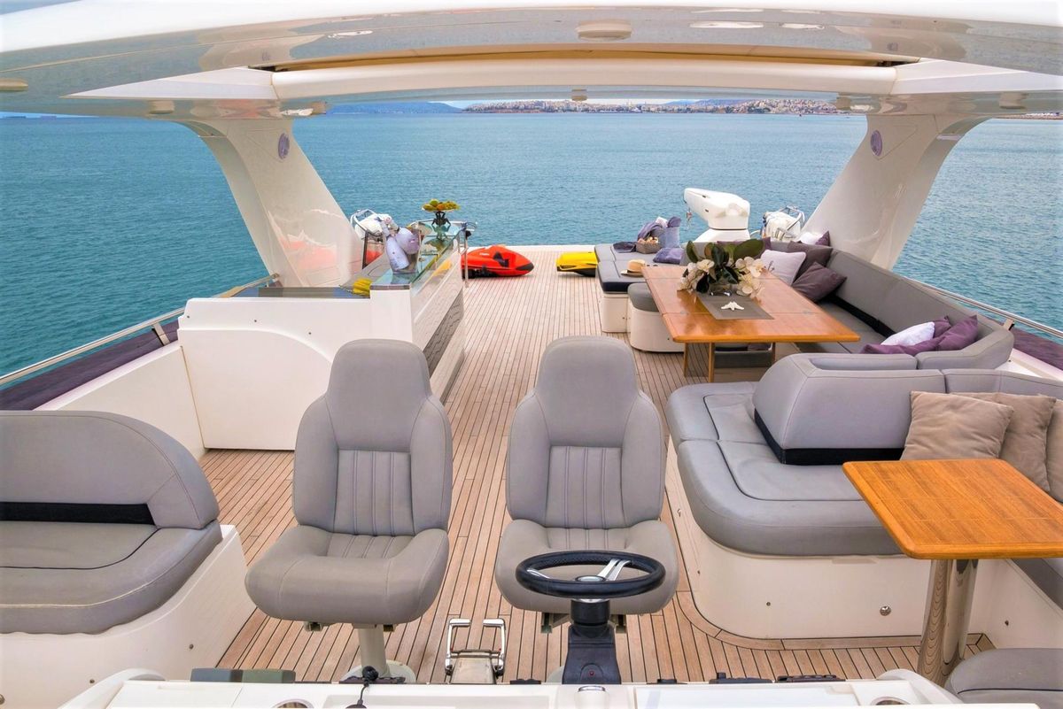 2012 Princess 84 