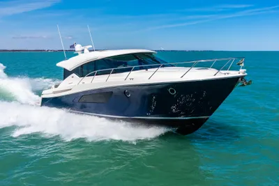 Tiara Yachts 50 Coupe