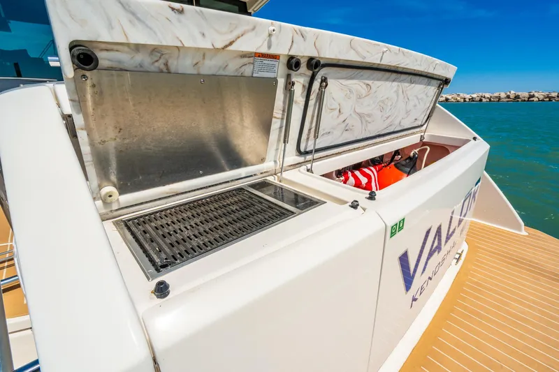 Valor Yacht Photos Pics 