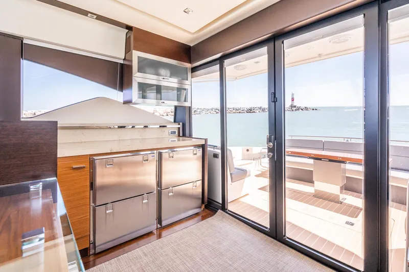 Valor Yacht Photos Pics 