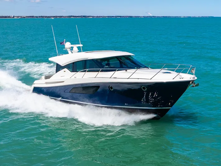 Valor Yacht Photos Pics 