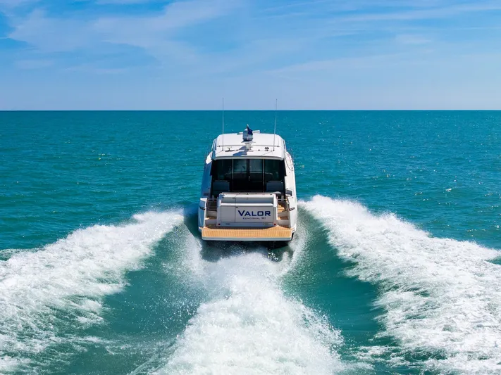Valor Yacht Photos Pics 