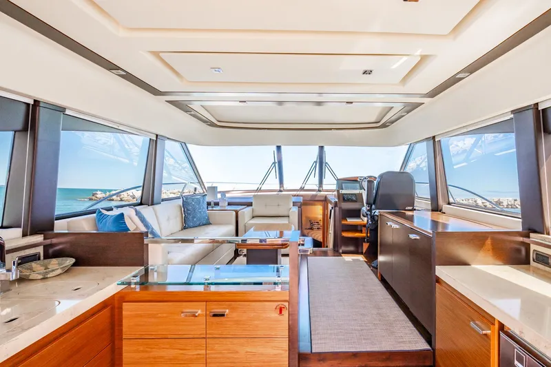 Valor Yacht Photos Pics 