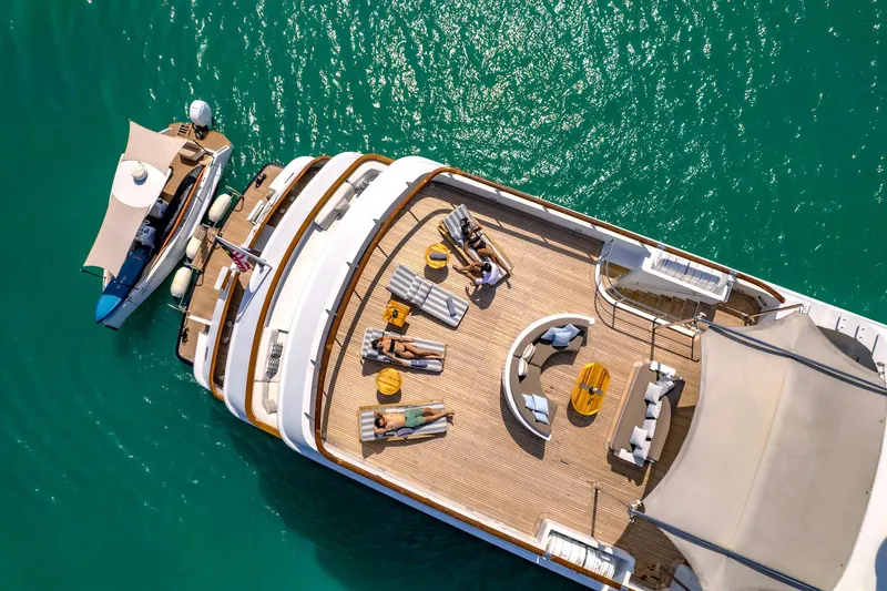 Azul V Yacht Photos Pics Sun deck