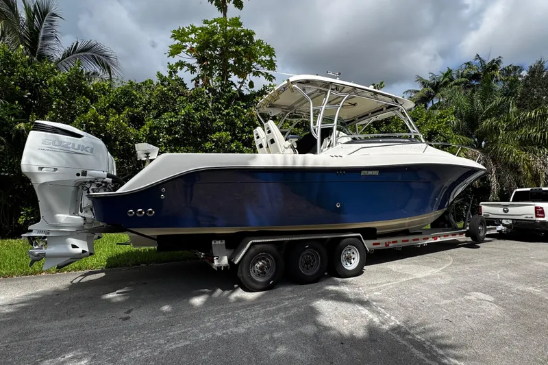  Yacht Photos Pics 2007 Hydra-Sports Vector 3300 VX boat on trailer with Suzuki outboard engines.