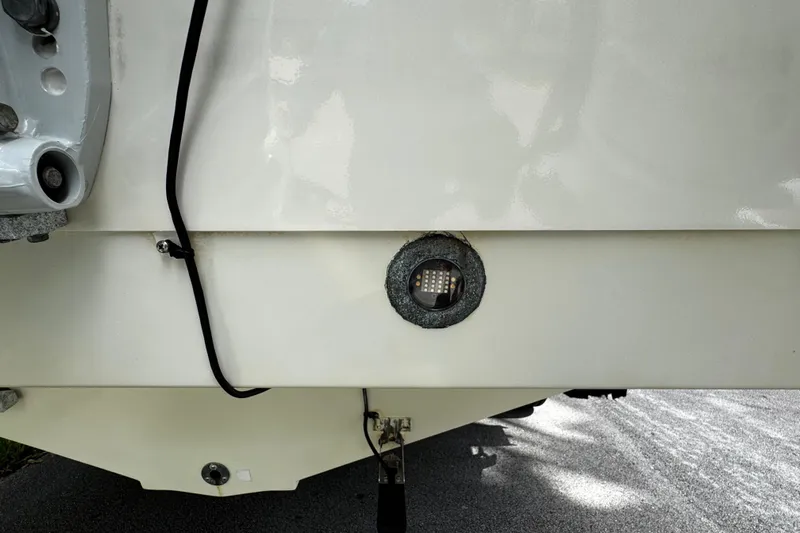  Yacht Photos Pics 2007 Hydra-Sports Vector 3300 VX boat hull with underwater light and wiring.