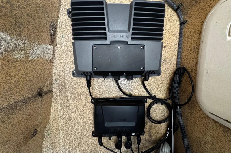  Yacht Photos Pics Garmin electronics installed on a 2007 Hydra-Sports Vector 3300 VX boat.