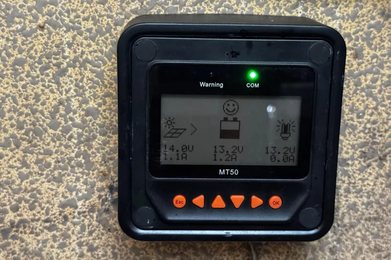  Yacht Photos Pics MT50 solar charge controller display on 2007 Hydra-Sports Vector 3300 VX boat.