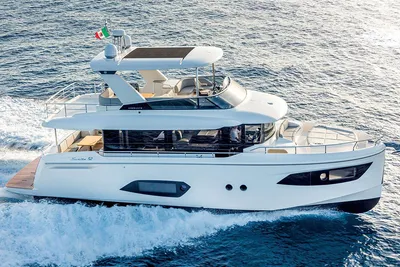 2018 Absolute NAVETTA 52