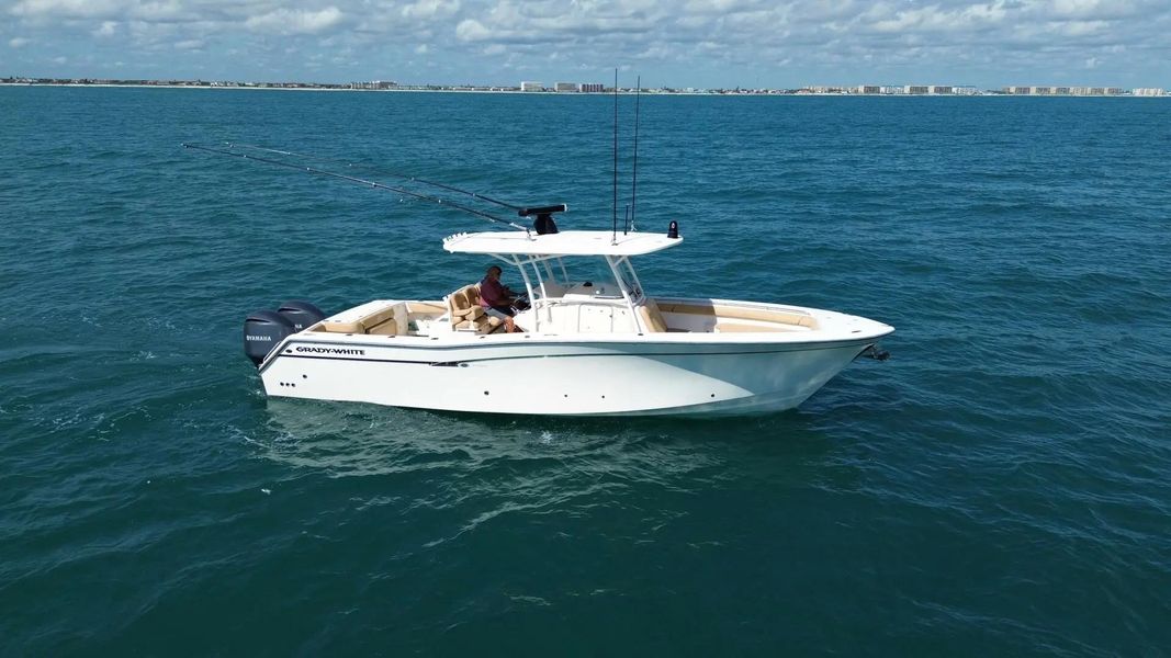 2011 Grady-White 33'