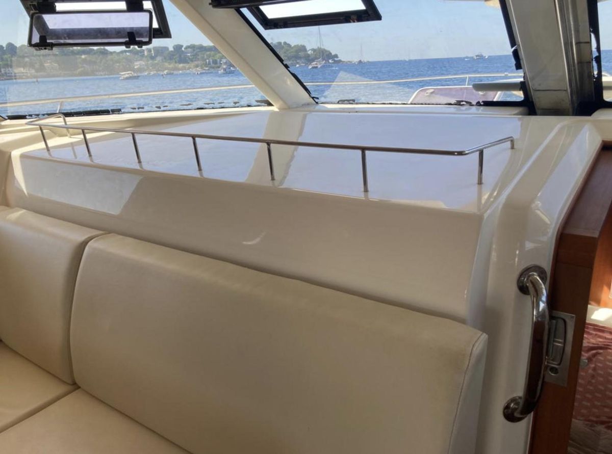 2015 Aquila 44 