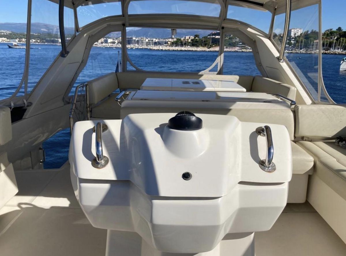 2015 Aquila 44 