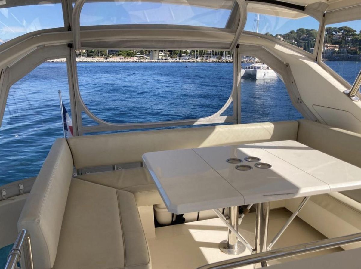 2015 Aquila 44 