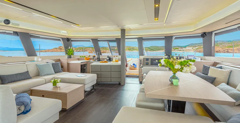 Semper Fidelis Yacht Photos Pics Fountaine Pajot 67 Alegria salon