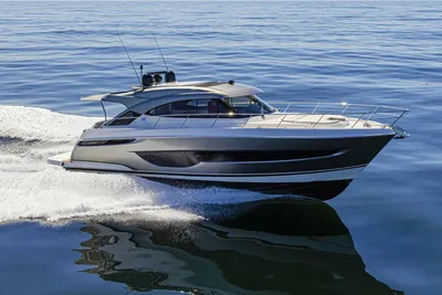 Riviera 4600 Sport Yacht