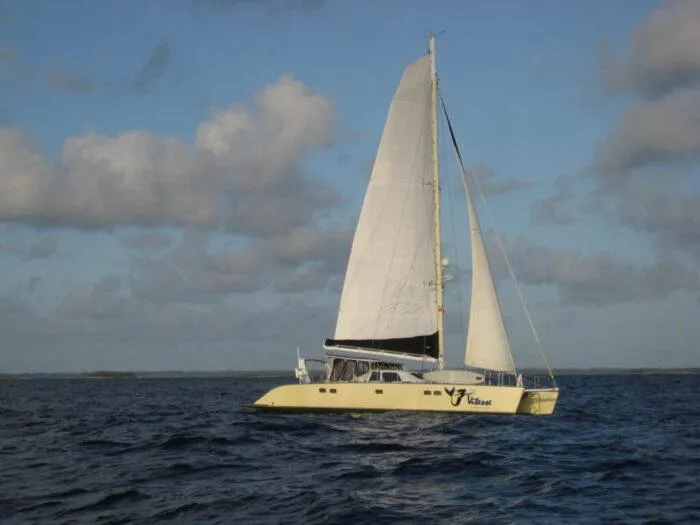 Vitesse Yacht Photos Pics 