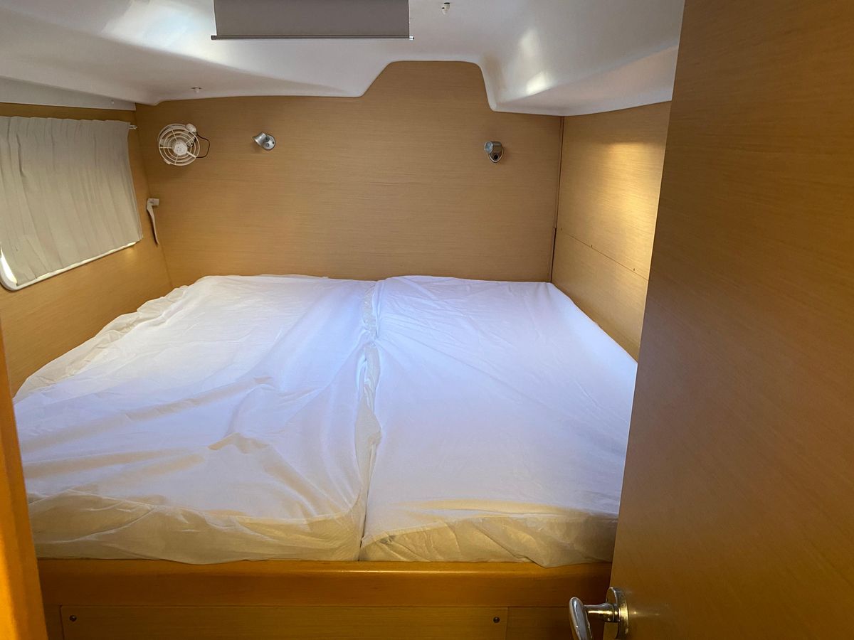 2013 Lagoon 38 