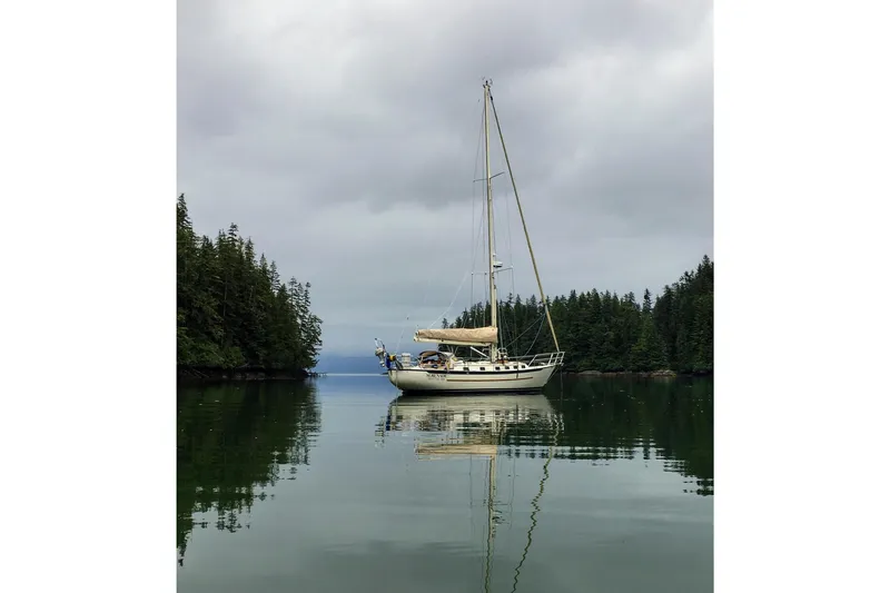Serenade Yacht Photos Pics 1997 Pacific Seacraft 40 "Serenade"