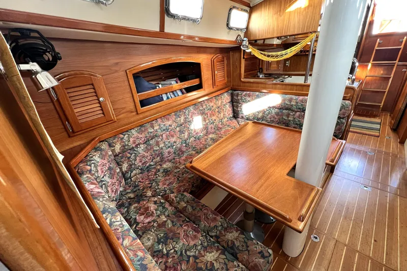 Serenade Yacht Photos Pics Main salon settee/table 1997 Pacific Seacraft 40 "Serenade".