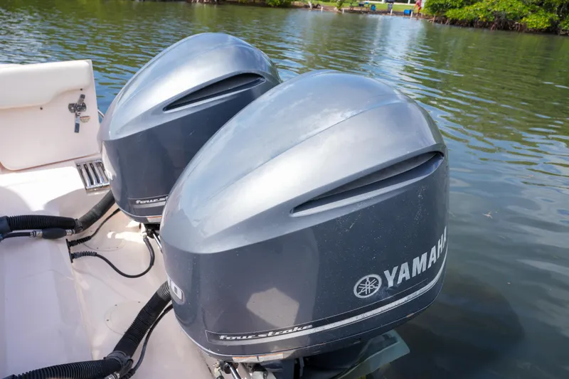  Yacht Photos Pics Twin Yamaha outboard engines on a 2014 Grady-White Freedom 307 boat.