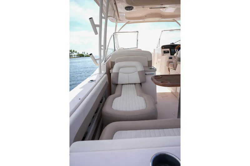  Yacht Photos Pics 2014 Grady-White Freedom 307 boat interior with comfortable seating and ocean view.