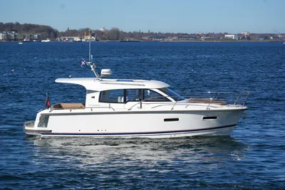 2017 Nimbus 305 Coupe