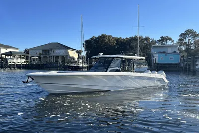 Boston Whaler 380 Outrage