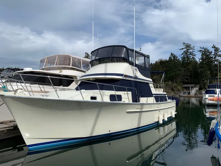 Venture 1 Yacht Photos Pics Port Side @ Dock