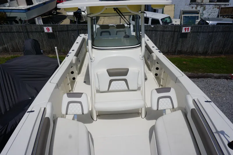 No Name Yacht Photos Pics 2020 29 World Cat 295 CC Bow