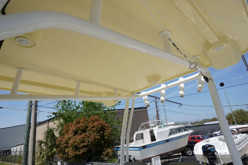 No Name Yacht Photos Pics 2020 29 World Cat 295 CC T Top