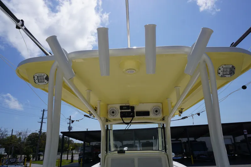 No Name Yacht Photos Pics 2020 29 World Cat 295 CC T Top