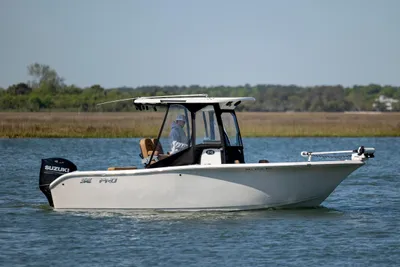 Sea Pro 219 Center Console