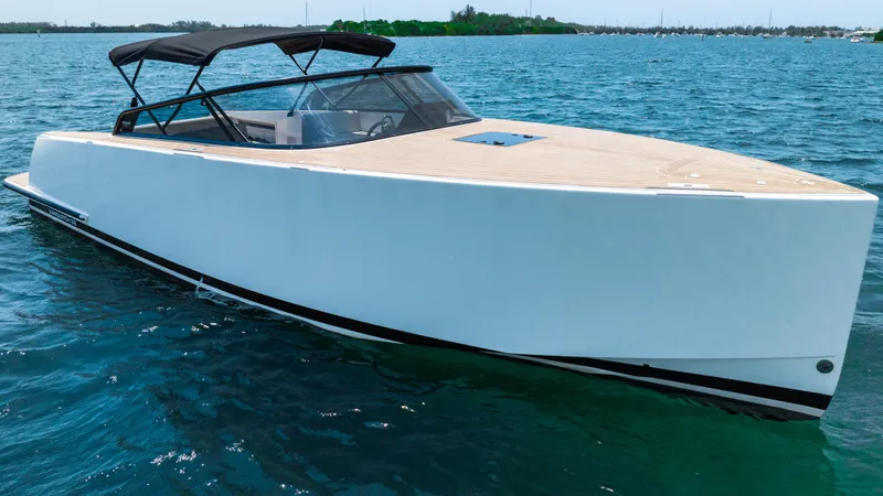  Yacht Photos Pics 2023 VanDutch 32 yacht on open water, featuring sleek design and modern aesthetics.