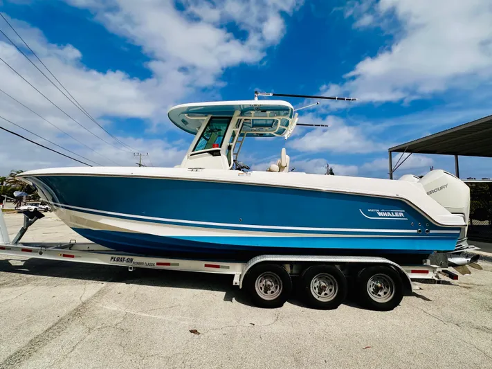 Priced To Sell! Yacht Photos Pics 