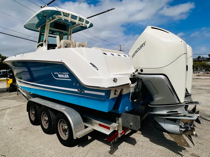 Priced To Sell! Yacht Photos Pics 