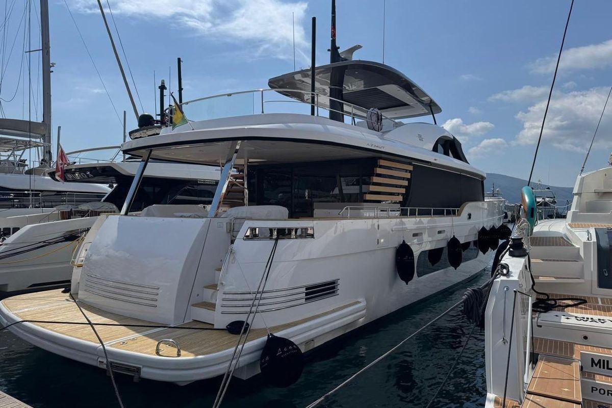 2024 Azimut 82 