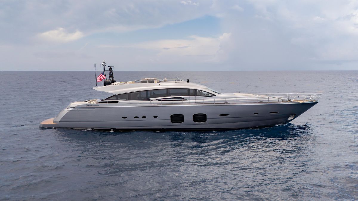 2021 Pershing 108 