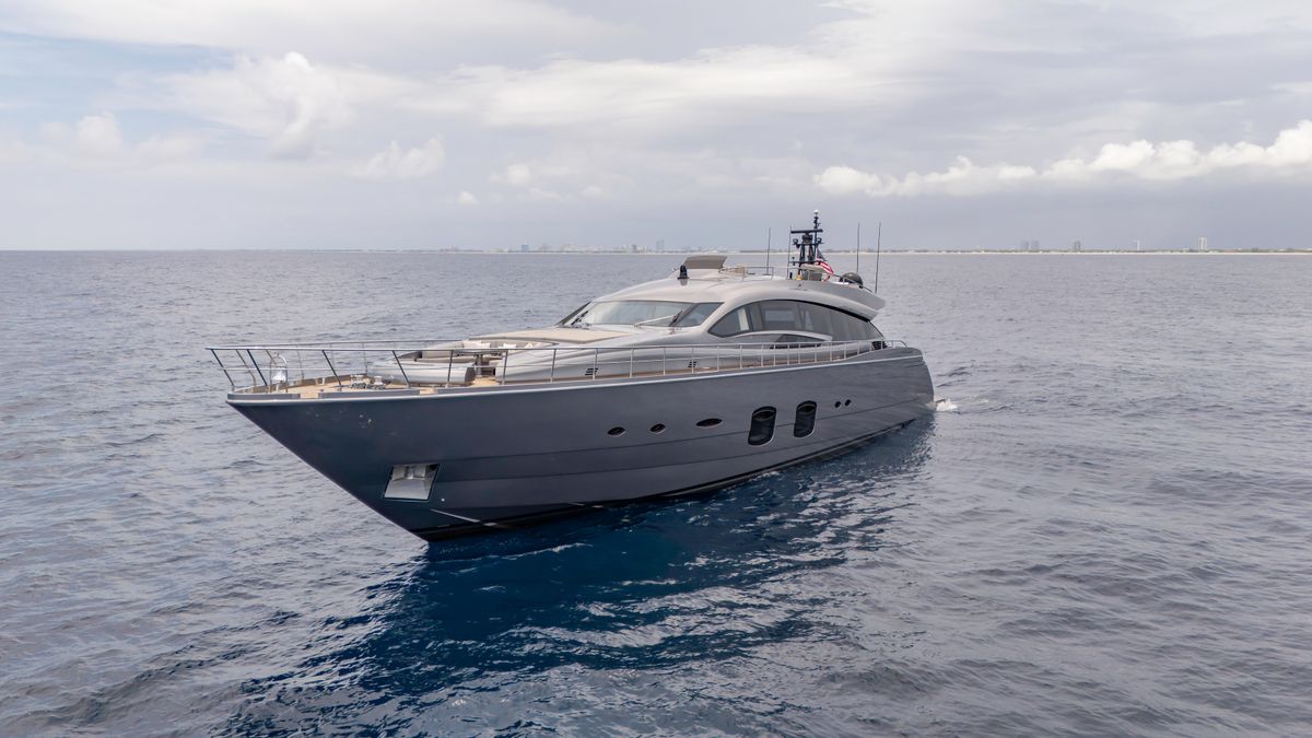 2021 Pershing 108 