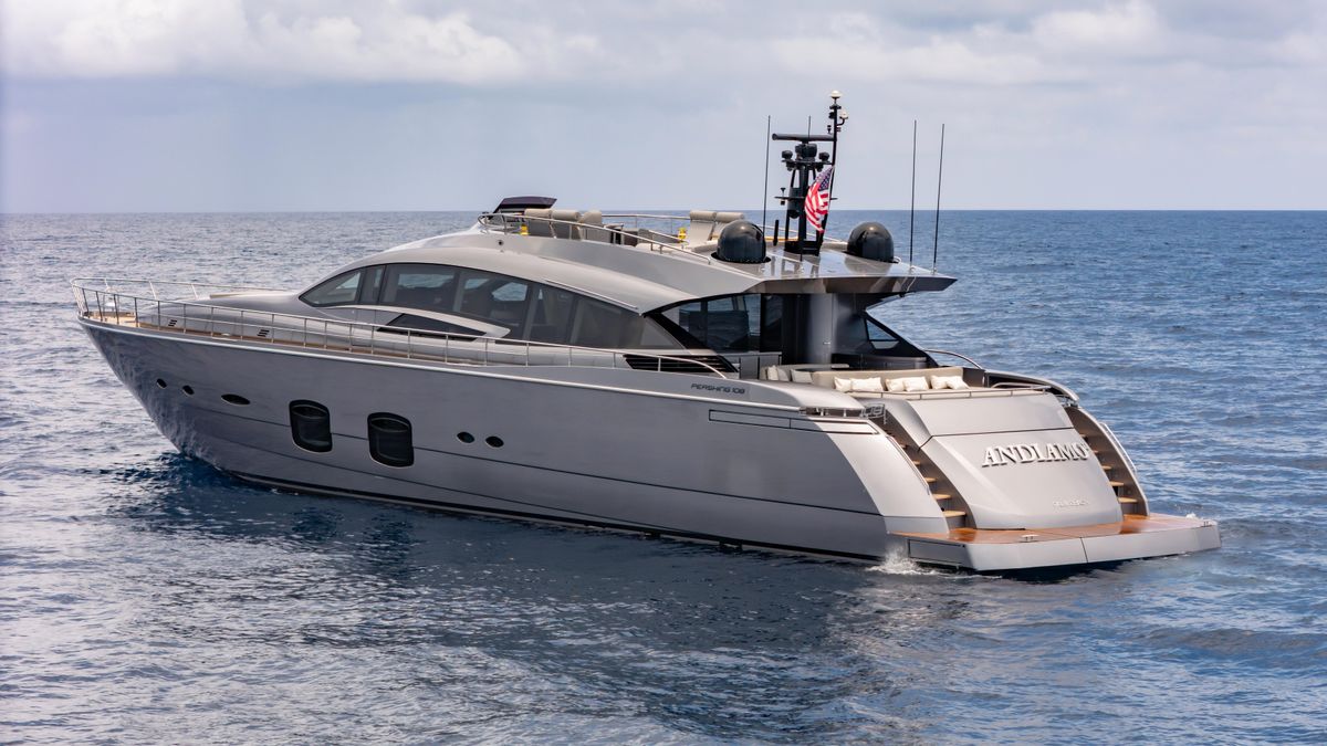 2021 Pershing 108 