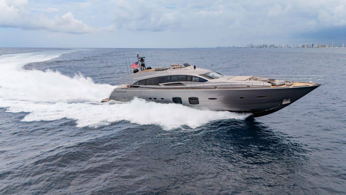 2021 Pershing 108 