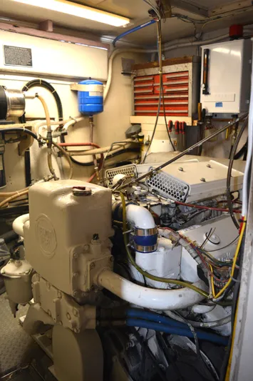 Janie D Yacht Photos Pics Starboard Engine Room