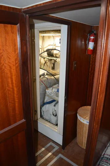 Janie D Yacht Photos Pics Engine Room Access 2