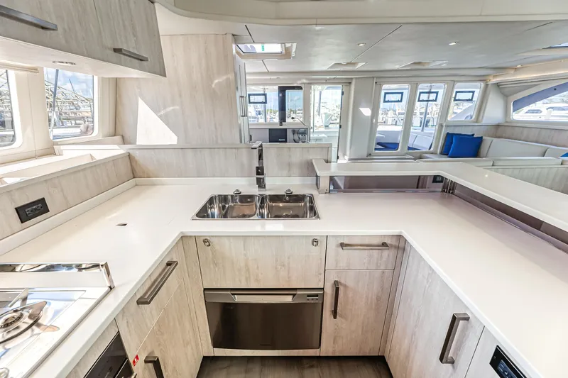 Aquarius Yacht Photos Pics 