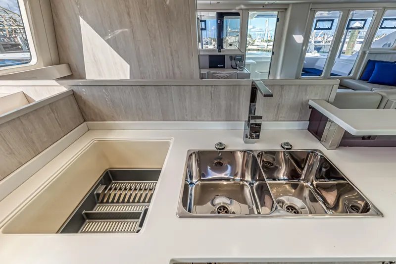 Aquarius Yacht Photos Pics 