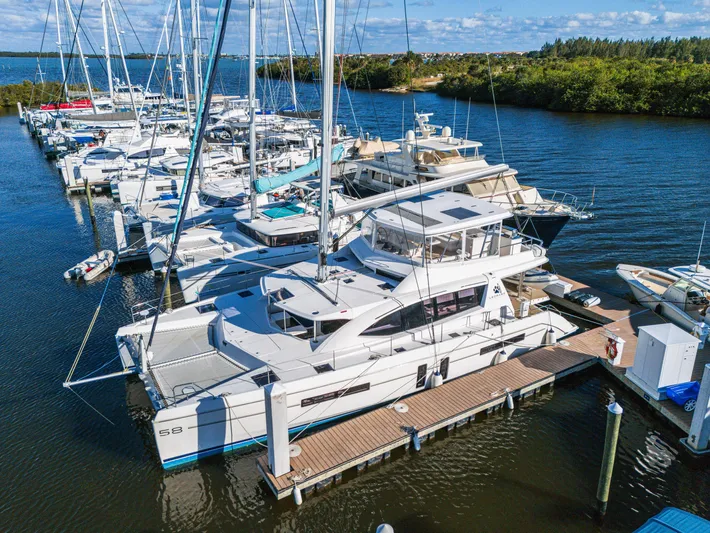 Aquarius Yacht Photos Pics 