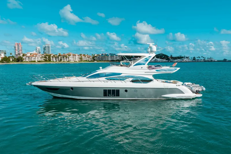 Bella Vita Yacht Photos Pics 