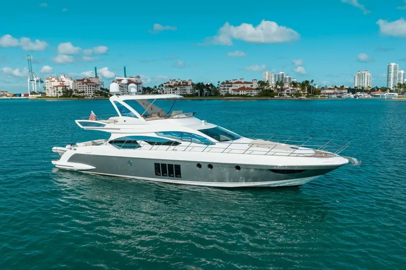 Bella Vita Yacht Photos Pics 