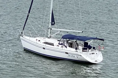 Catalina 385
